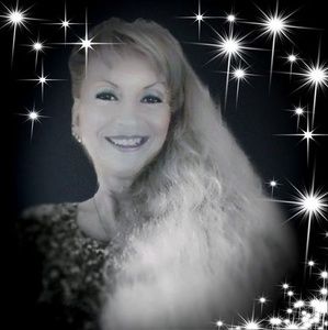 Meet your Posher, Simone